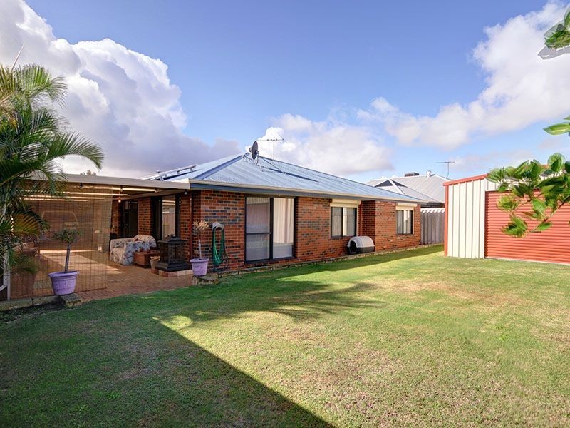 26 Avon Crescent, Atwell WA 6164