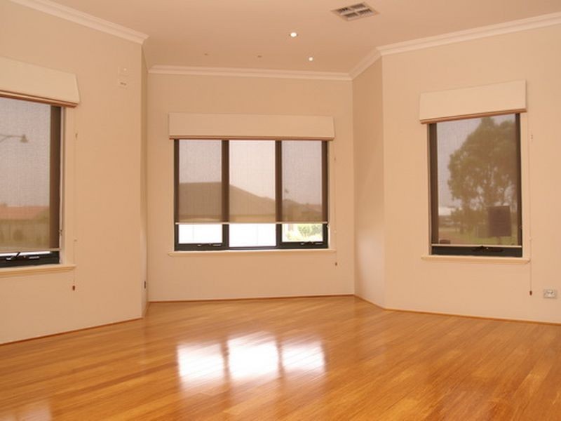 6 Rutherford Entrance, Success WA 6164