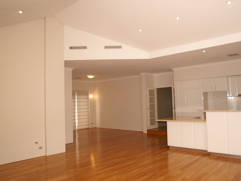 6 Rutherford Entrance, Success WA 6164