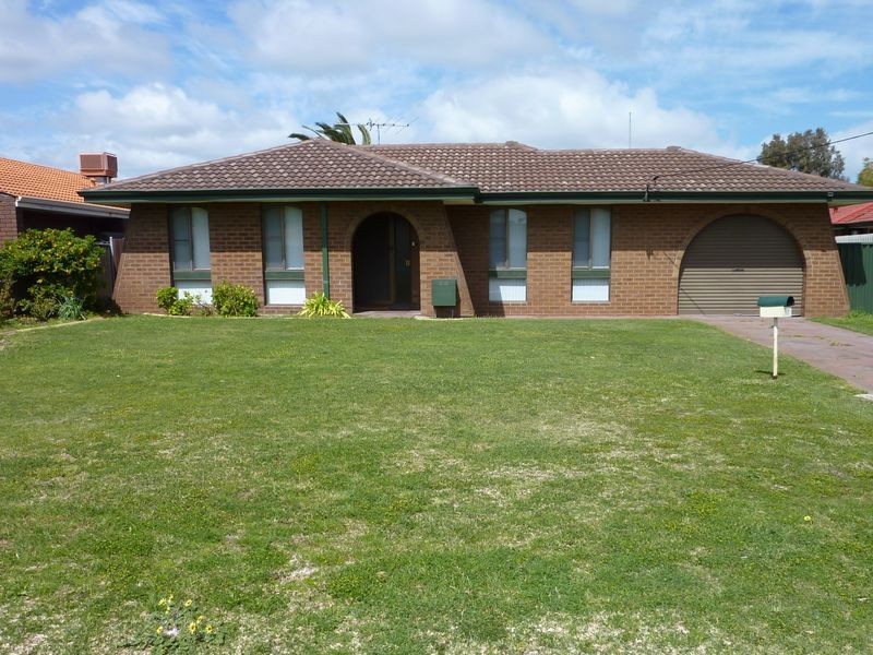 17 Paperbark Drive, Willetton WA 6155