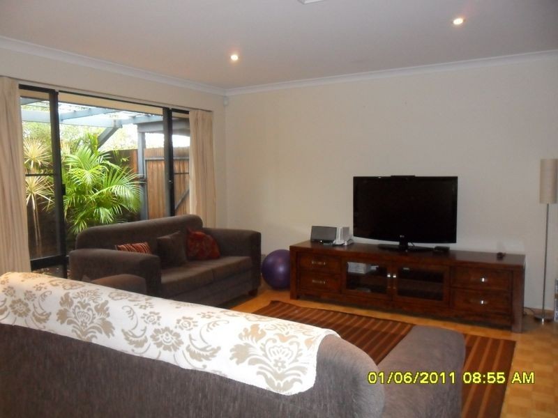 24 Lombe Gardens, Atwell WA 6164