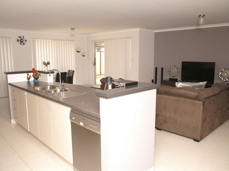 18 Caterpillar Road, Success WA 6164