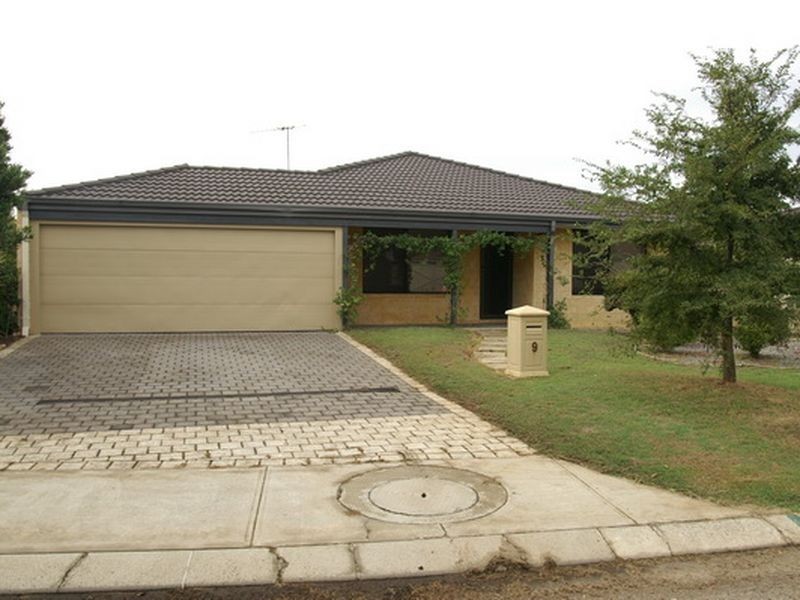 9 Jardine Pass, Bertram WA 6167