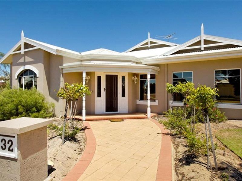 32 Avon Crescent, Atwell WA 6164