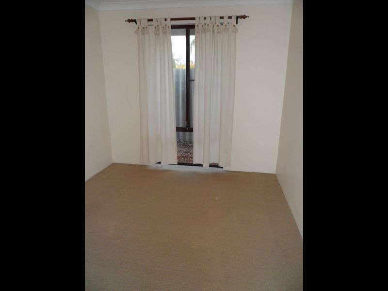 10 Witney Place, Leeming WA 6149