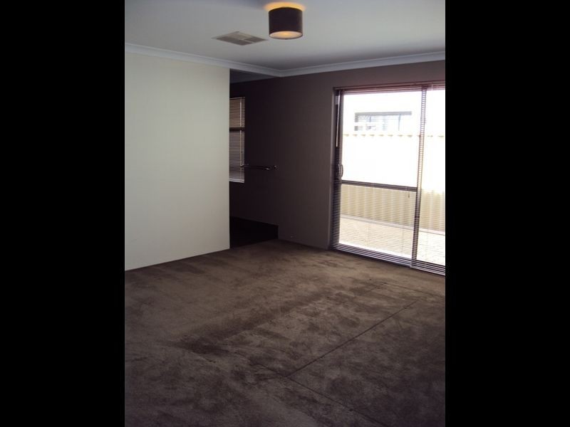 29 Lyon Road, Atwell WA 6164