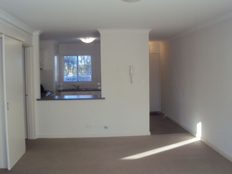 12/15 Rosalind Drive, Coolbellup WA 6163