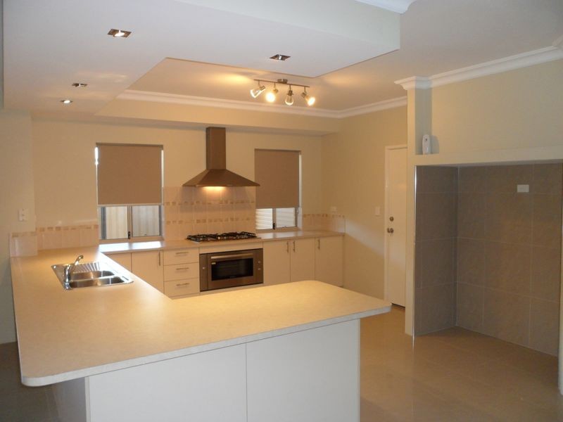 21 Camden Boulevard, Aubin Grove WA 6164