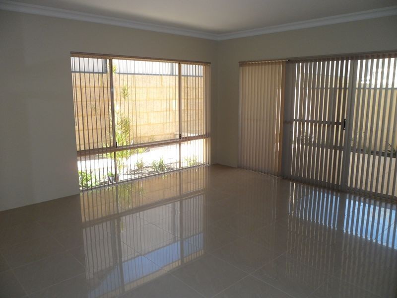 21 Camden Boulevard, Aubin Grove WA 6164