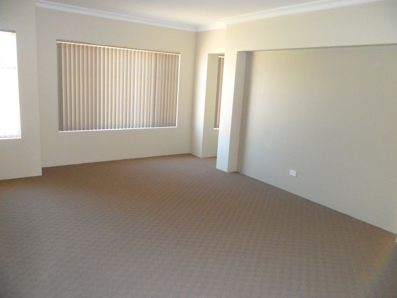 21 Camden Boulevard, Aubin Grove WA 6164