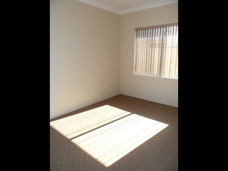 21 Camden Boulevard, Aubin Grove WA 6164