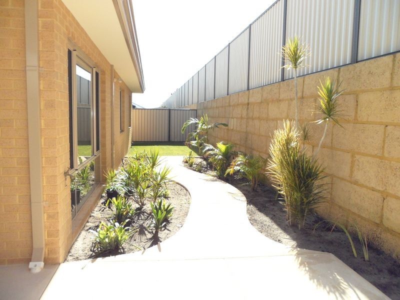 21 Camden Boulevard, Aubin Grove WA 6164