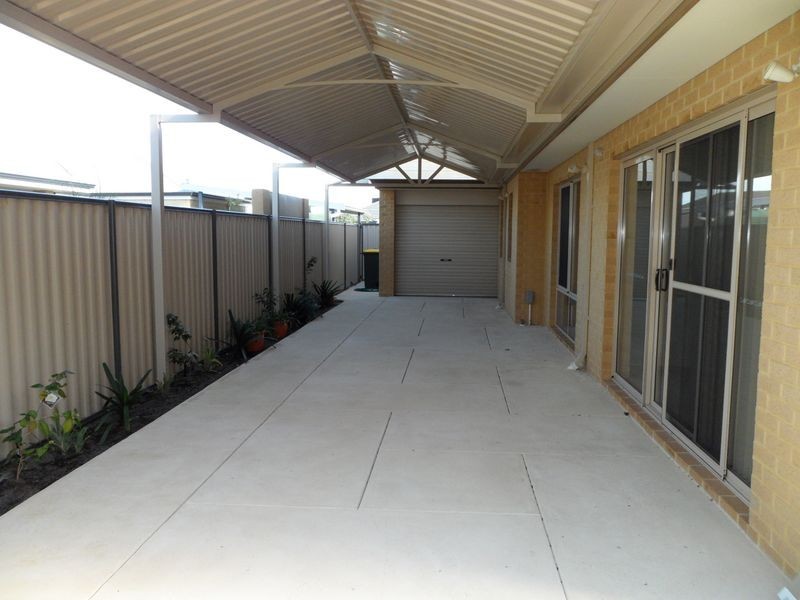 21 Camden Boulevard, Aubin Grove WA 6164