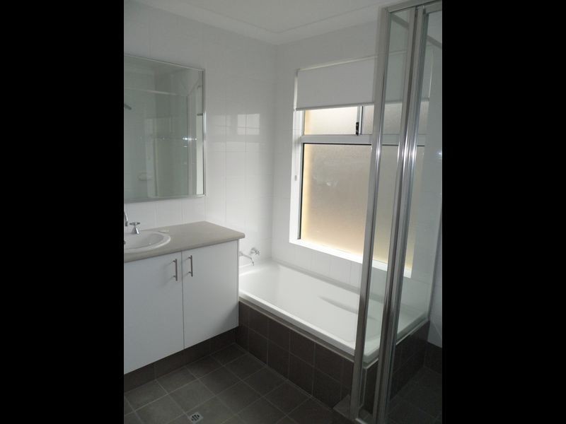 4 Ashendon Boulevard, Hammond Park WA 6164