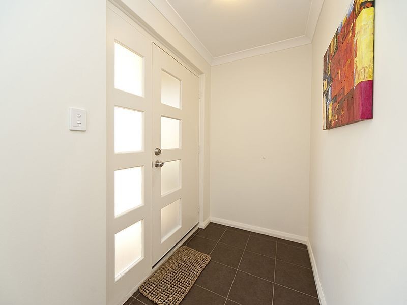 15 Yarra Promenade, Hammond Park WA 6164