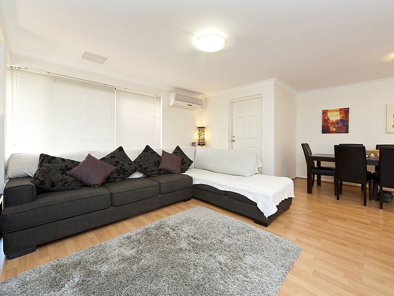15 Yarra Promenade, Hammond Park WA 6164