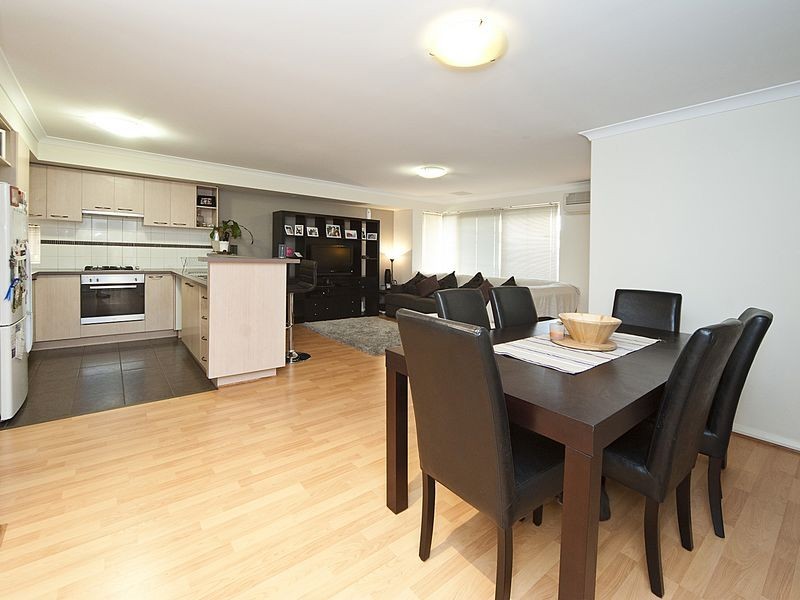 15 Yarra Promenade, Hammond Park WA 6164