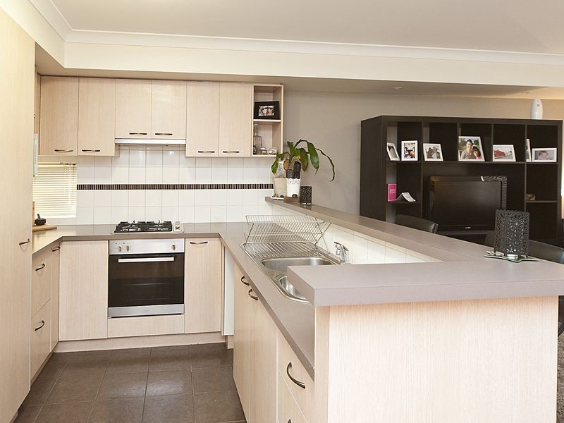15 Yarra Promenade, Hammond Park WA 6164