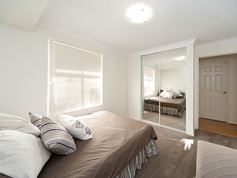 15 Yarra Promenade, Hammond Park WA 6164