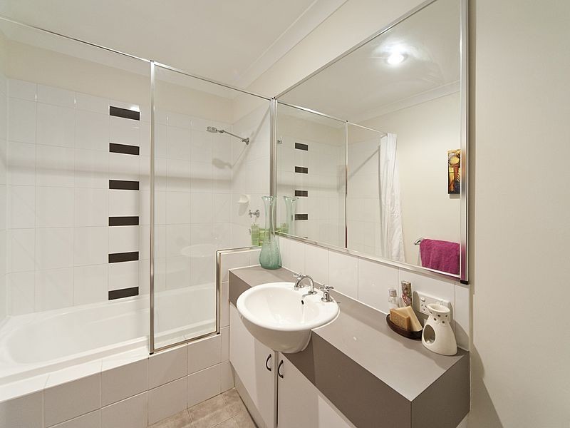 15 Yarra Promenade, Hammond Park WA 6164