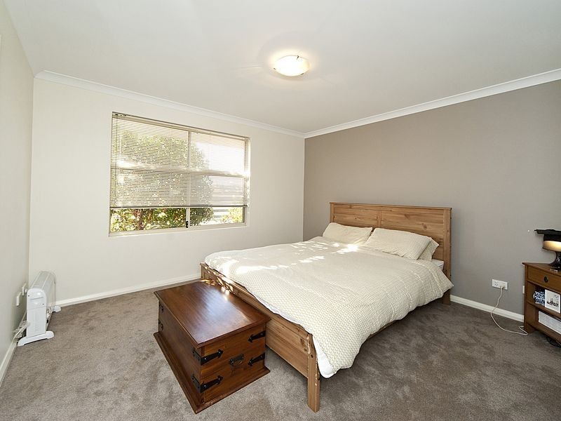 15 Yarra Promenade, Hammond Park WA 6164