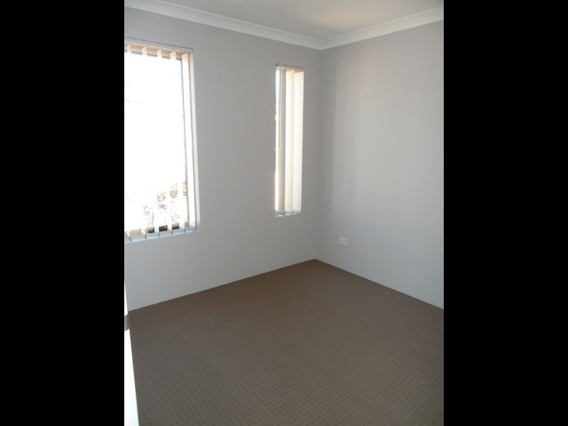 9/31 Peppermint Gardens, Aubin Grove WA 6164