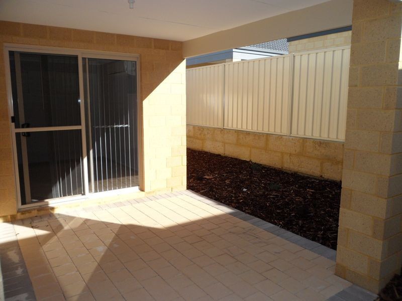 9/31 Peppermint Gardens, Aubin Grove WA 6164