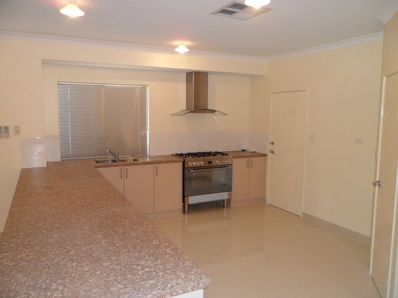 4 Padua Place, Aubin Grove WA 6164