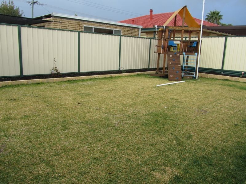 3 Pioneer Drive, Yangebup WA 6164