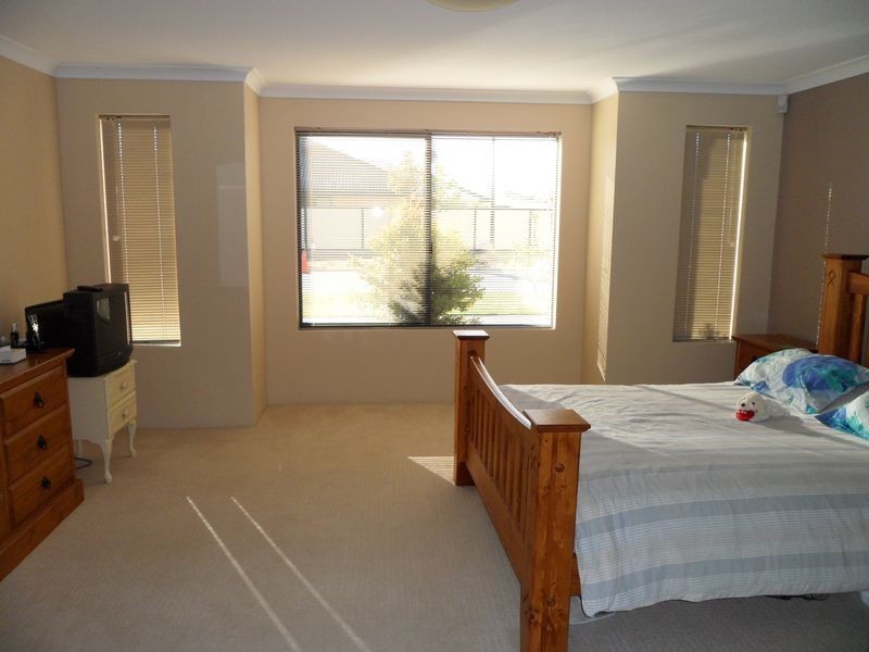 49 Jackadder Avenue, Hammond Park WA 6164