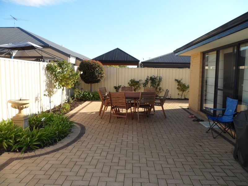 49 Jackadder Avenue, Hammond Park WA 6164