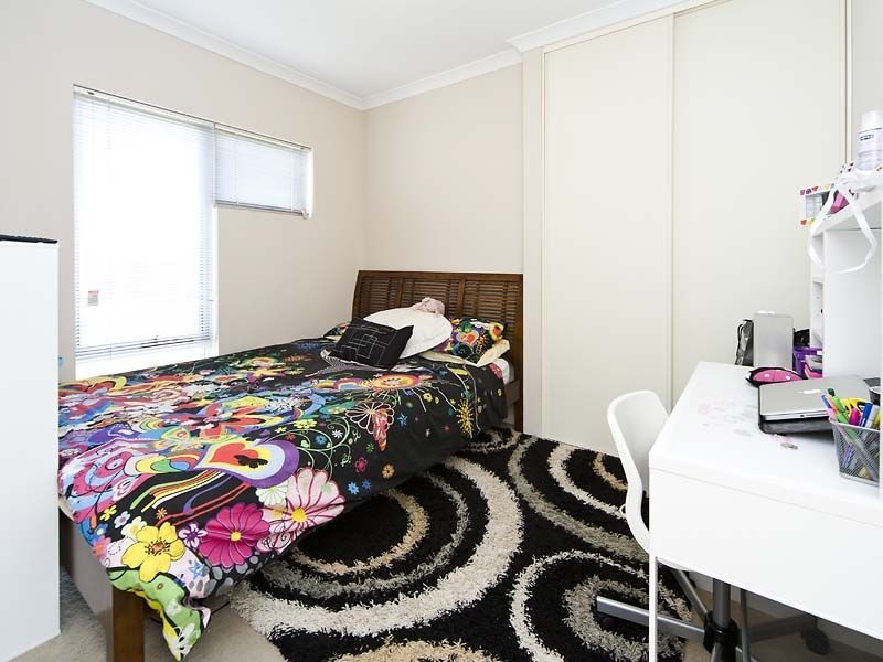 9b Teocote Crescent, Aubin Grove WA 6164