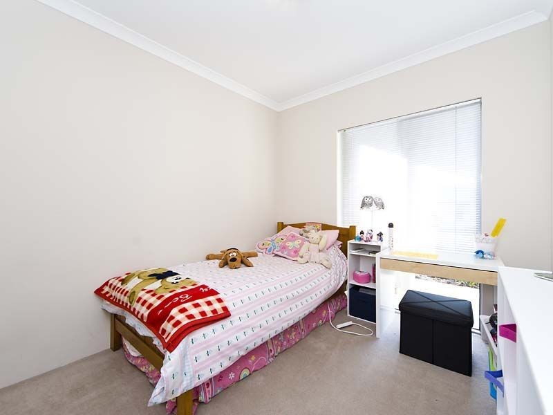 9b Teocote Crescent, Aubin Grove WA 6164