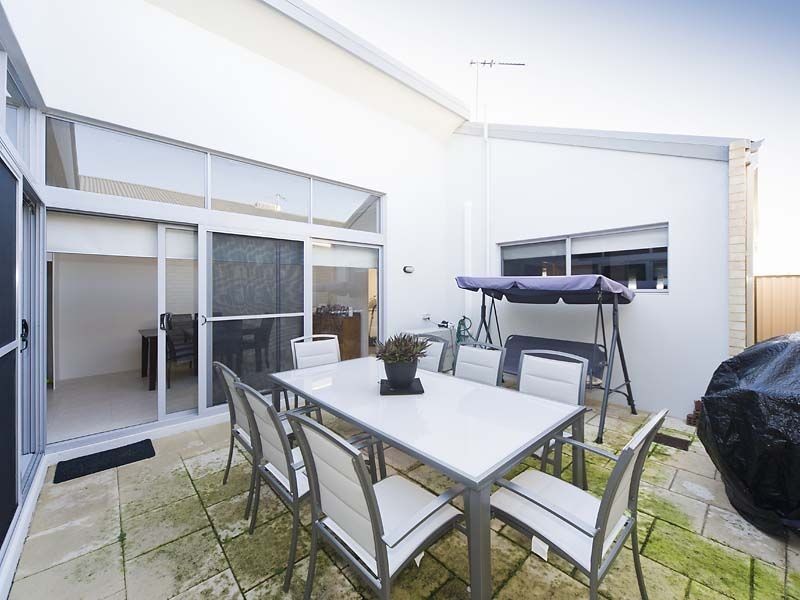 9b Teocote Crescent, Aubin Grove WA 6164
