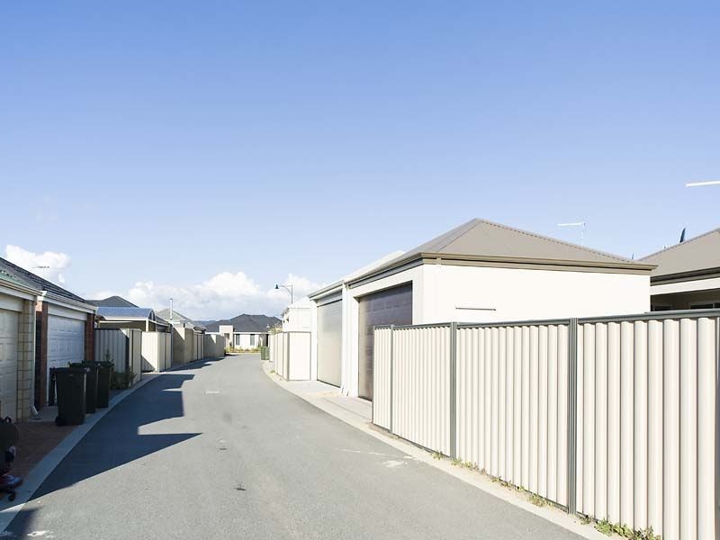 9b Teocote Crescent, Aubin Grove WA 6164