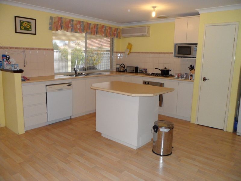 8 Birchwood Court, South Lake WA 6164