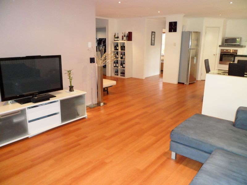 5 Wah Court, Atwell WA 6164