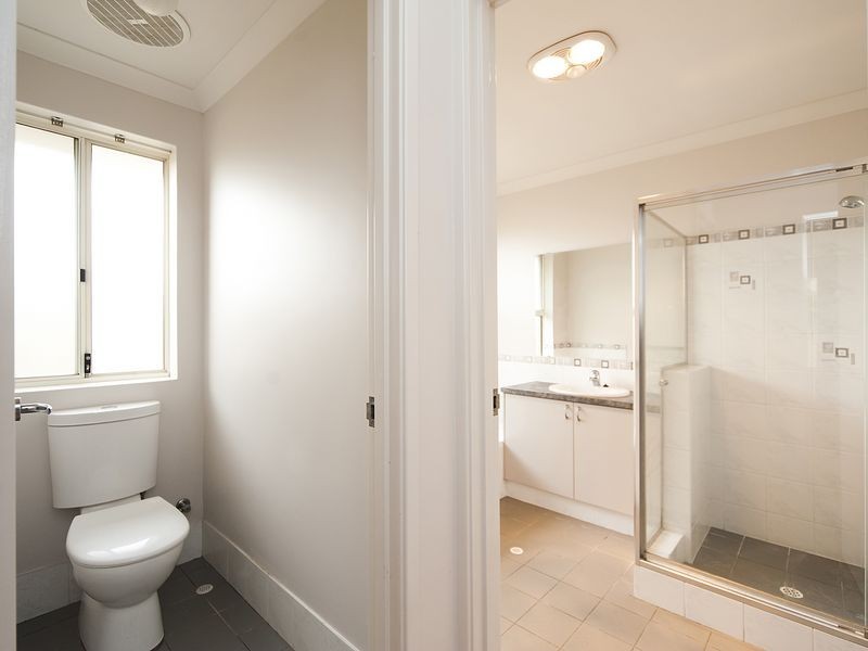 31 Flametree Bend, Hammond Park WA 6164