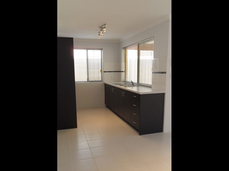 5/12 Peppermint Gardens, Aubin Grove WA 6164