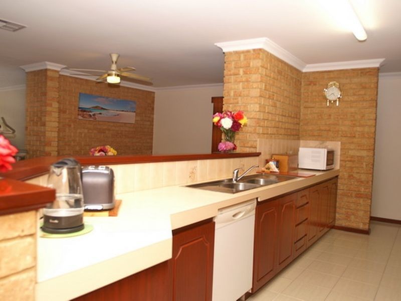 12 Marigold Place, Yangebup WA 6164