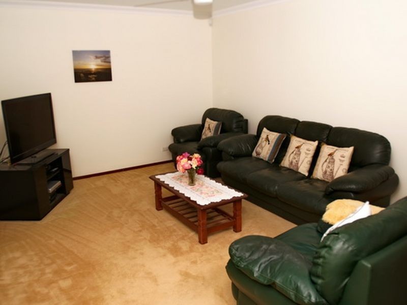 12 Marigold Place, Yangebup WA 6164