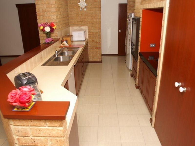 12 Marigold Place, Yangebup WA 6164