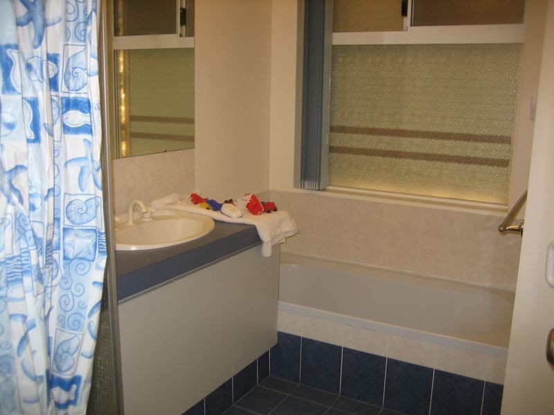 1 Barcroft Court, Atwell WA 6164