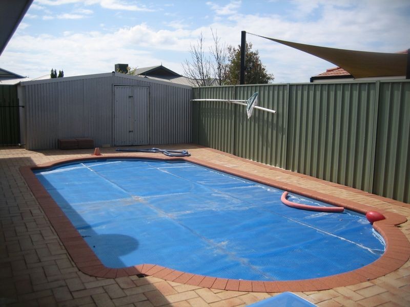 1 Barcroft Court, Atwell WA 6164