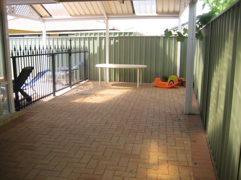 1 Barcroft Court, Atwell WA 6164