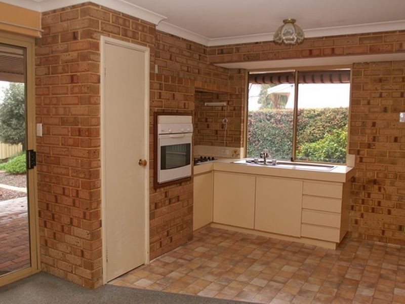 13 Bloodwood Circle, South Lake WA 6164