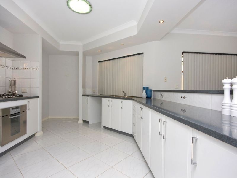 15 Ranunculus Court, Beeliar WA 6164