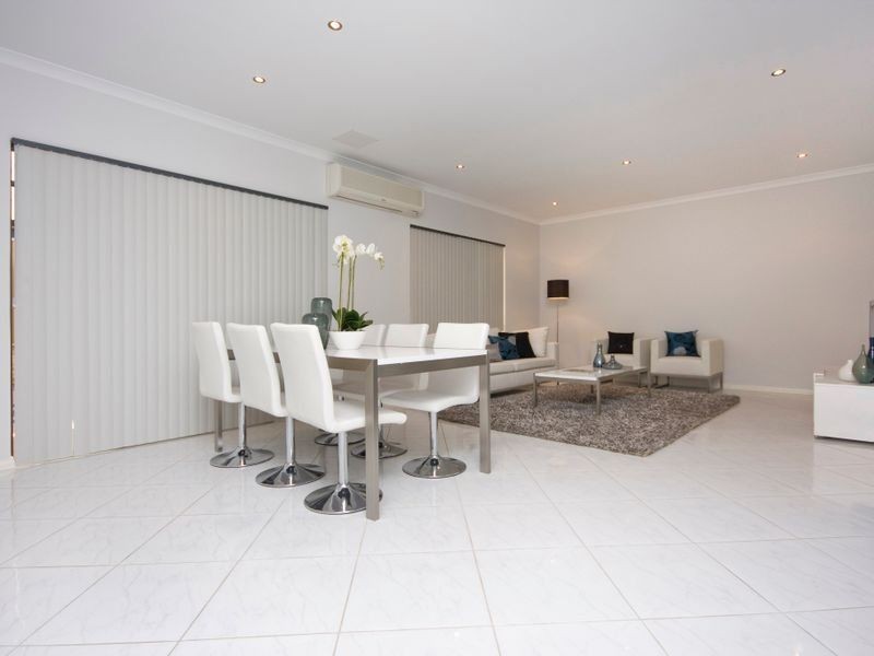 15 Ranunculus Court, Beeliar WA 6164