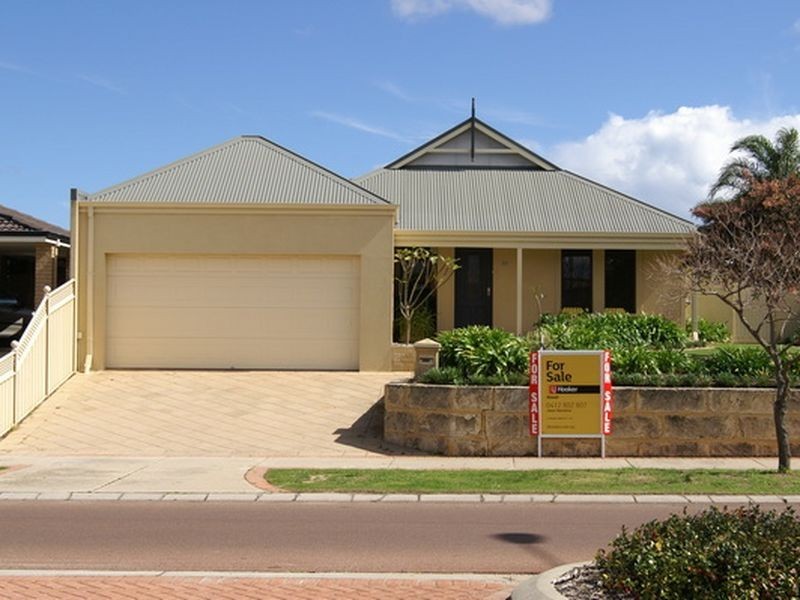 34 Freshwater Drive, Atwell WA 6164
