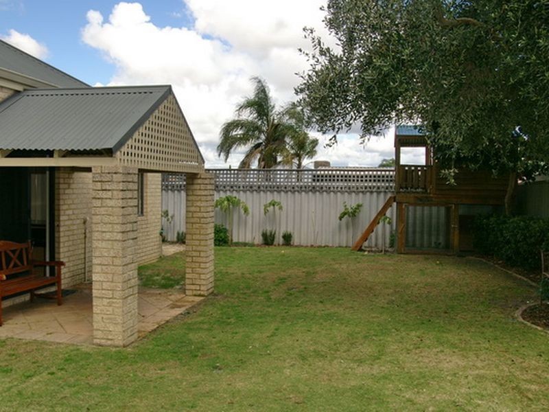 34 Freshwater Drive, Atwell WA 6164